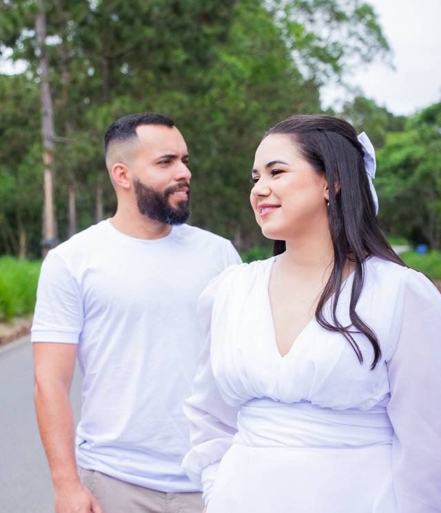 Casal de Cintia e Marcel 