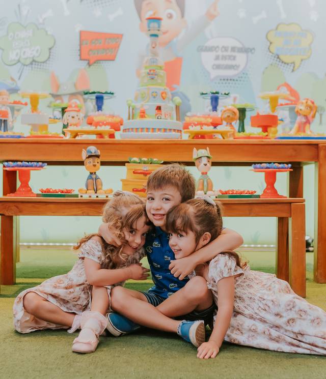 Festa Infantil de Festa do Luca, Sophie e Pietra na Folia Encantada