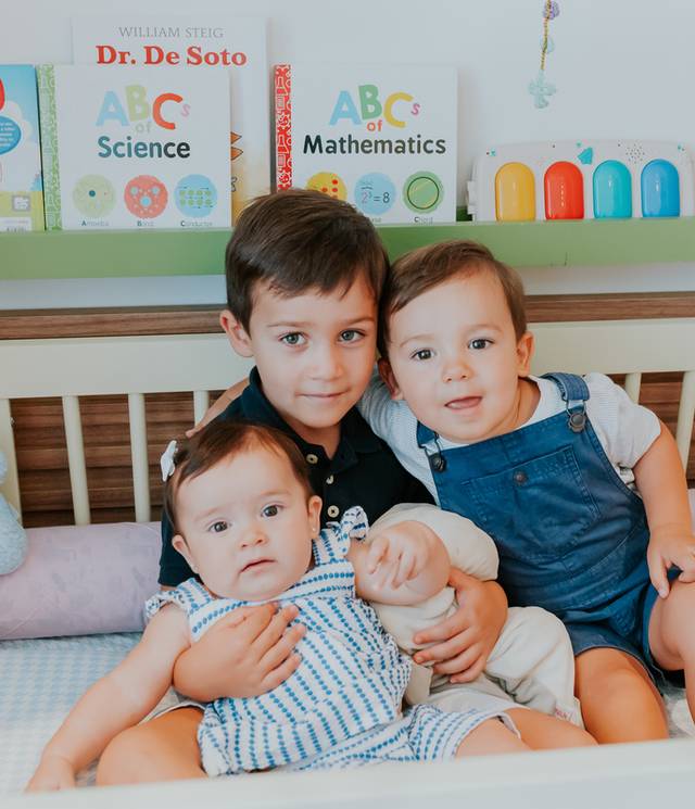 Família & Gestante de Ensaio em casa - Acompanhamento da Eva Maria