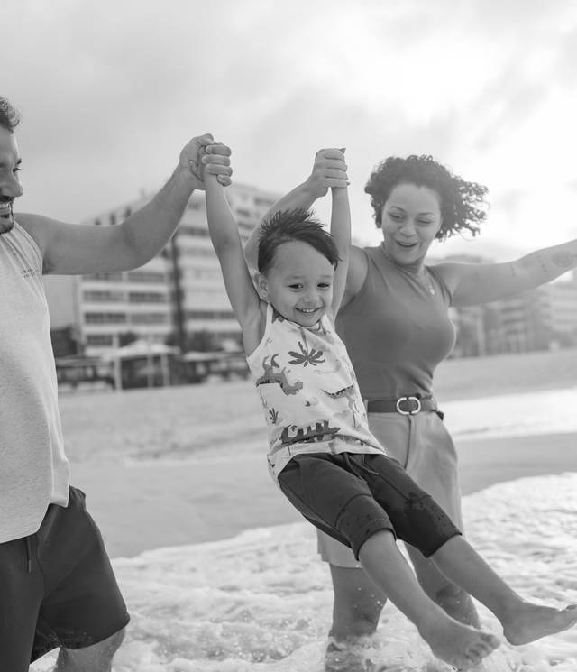 Família & Gestante de Ensaio de família do Nicolas na Praia do Leblon- RJ 