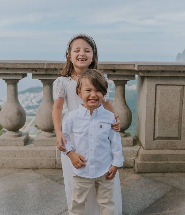 Batizado de Batizado da Luiza e do Pedro no Cristo Redentor, RJ 