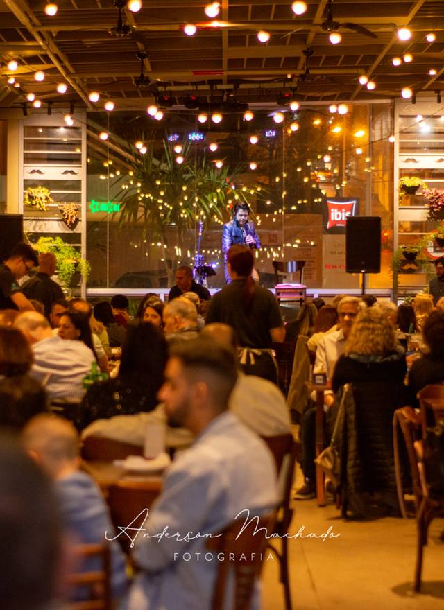 Corporativo de Show Adam Roman