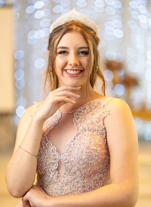 15 anos de Maria Eduarda Neves