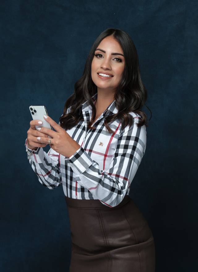 Retrato Corporativo de Corporativo Micaele Peixoto