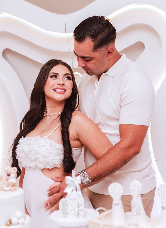 Gestantes de Chá Revelação da Valentina | Fotografia espontânea em luz natural