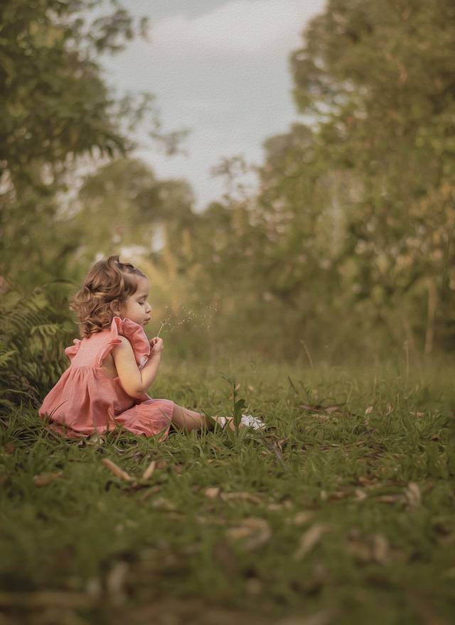 Ensaio infantil de Agatha em - Pequena Princesa, pura calmaria