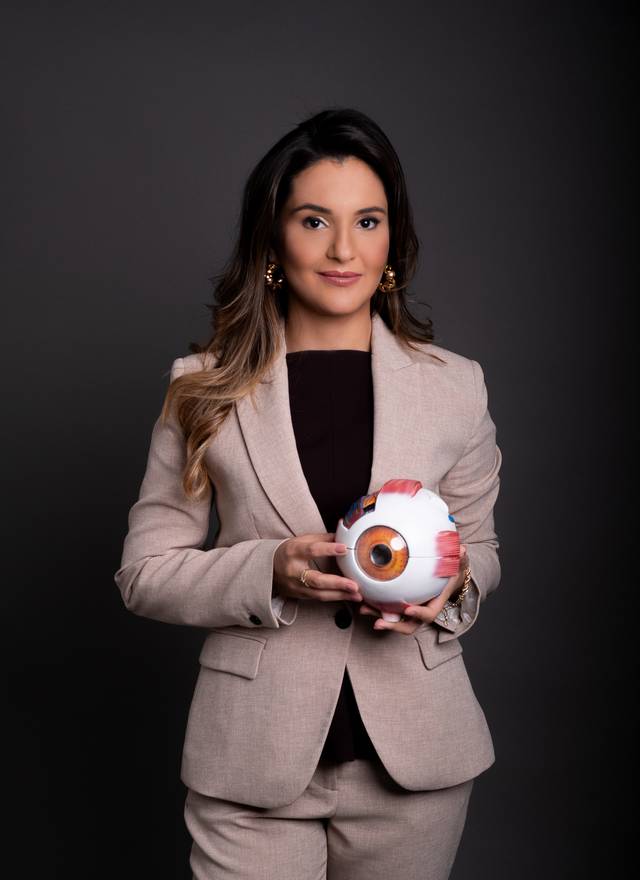 Retrato Corporativo de Retrato Priscila Vasconcelos | Médica Oftalmologista