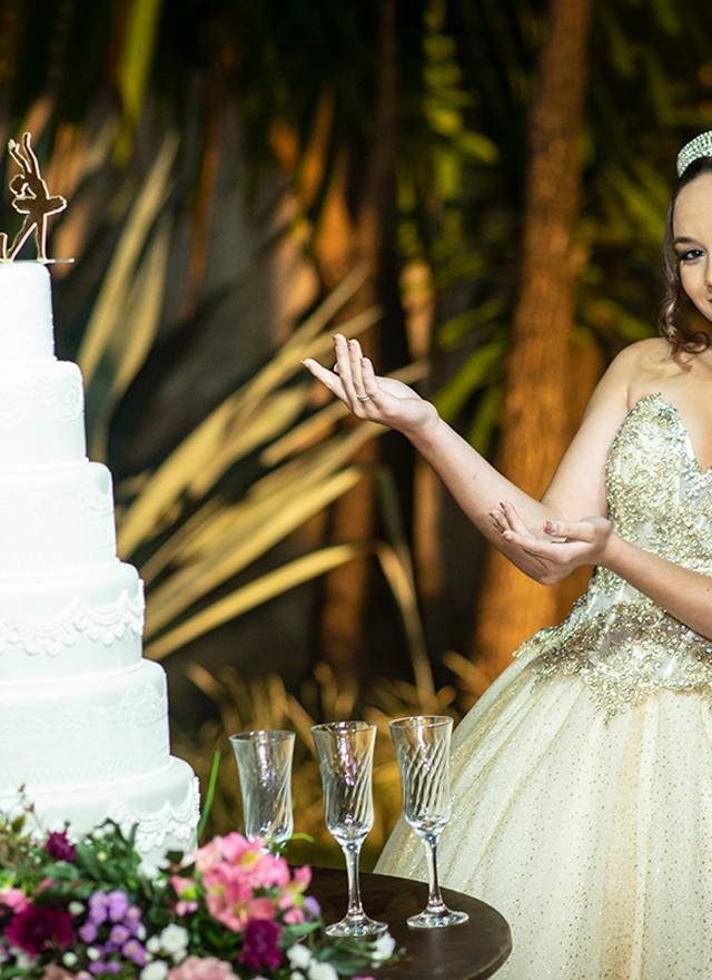 Debutante de Ana Júlia 15 Anos