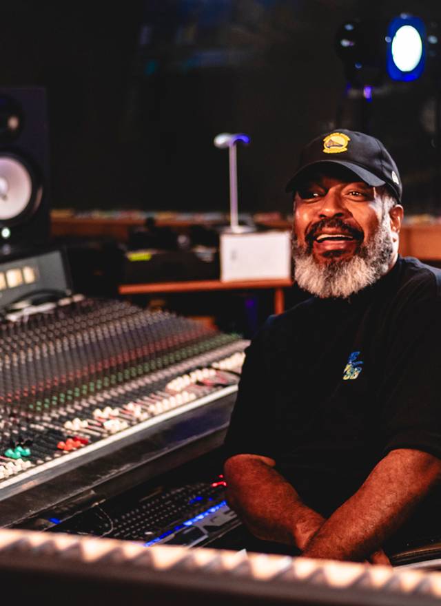 MÚSICA de Estúdio Seu Jonas - Goiania GO