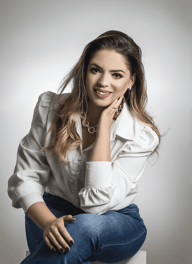 POSICIONAMENTO DE IMAGEM de Danielle - Corretora