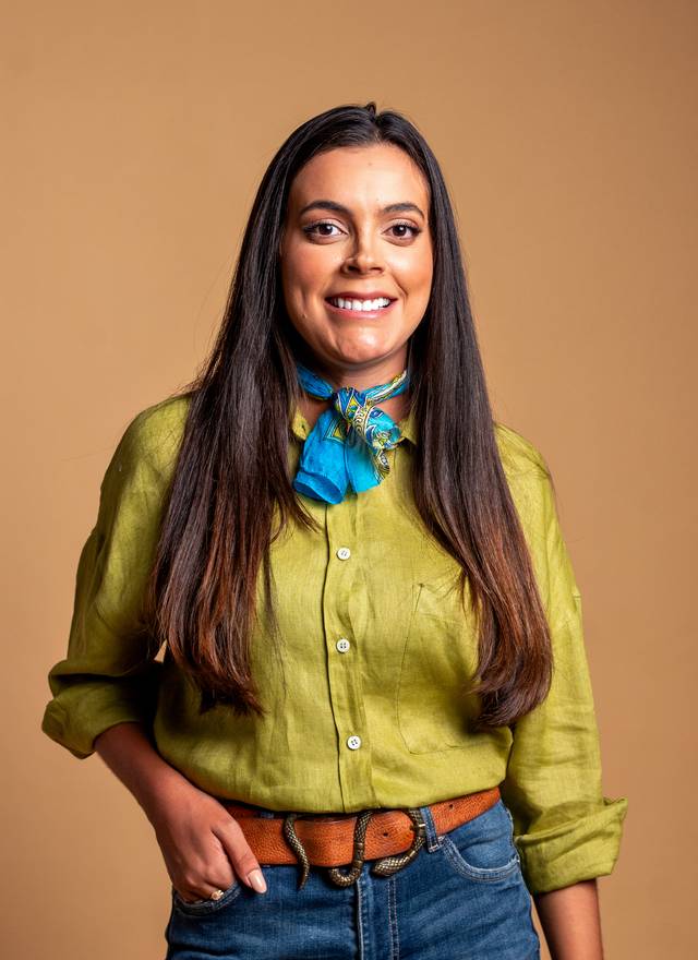 Corporativo de Thaís Vasconcelos