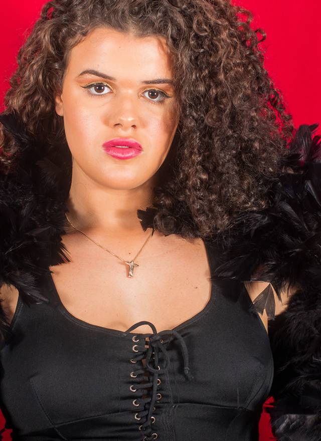 Ensaio feminino em estúdio de Ensaio com Vitória Fontes Portela