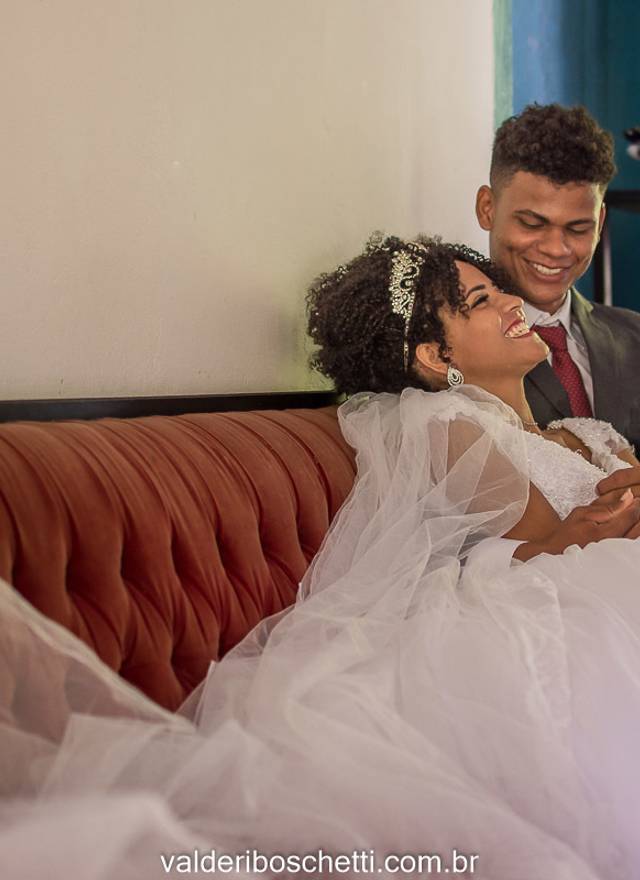 Ensaios de Ensaio Casamento dos noivos Cris e Ediney na Fazenda Cascata