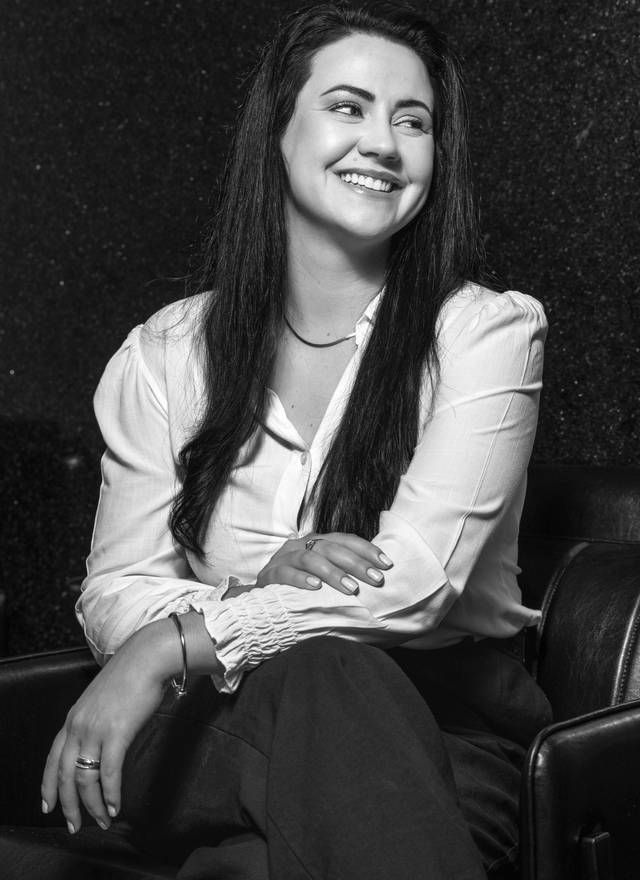 Corporativo de Tainara Garcia da Rosa