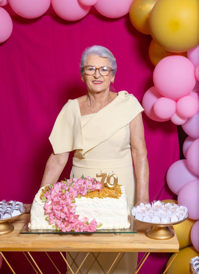 ANIVERSÁRIOS de Beti - 70 Anos 
