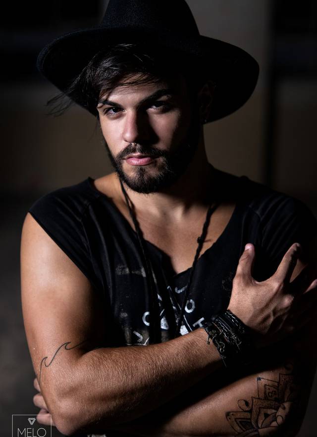 Fashion de Leonardo Moreira