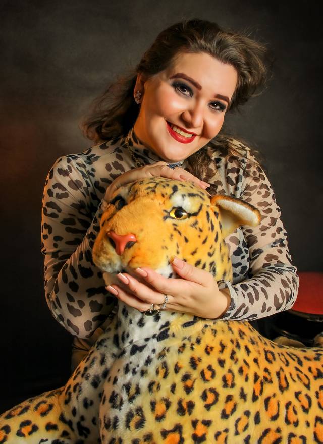 Ensaio em estúdio de Kelly Siqueira 