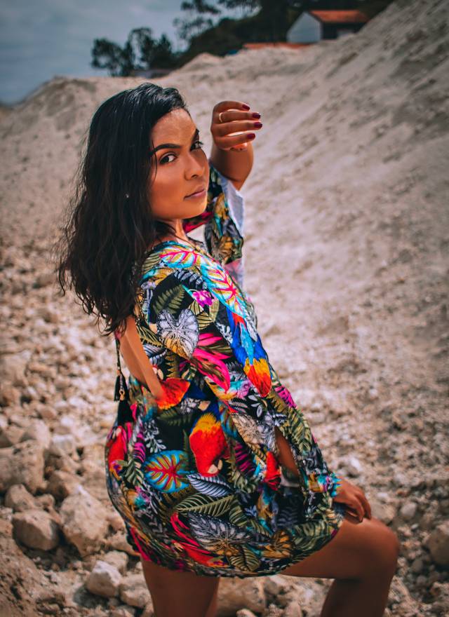 Feminino de Luana Gomes