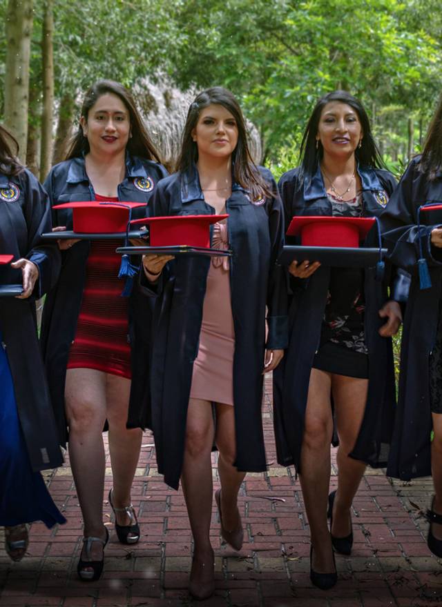 Graduaciones de Graduaciones Unach Turismo