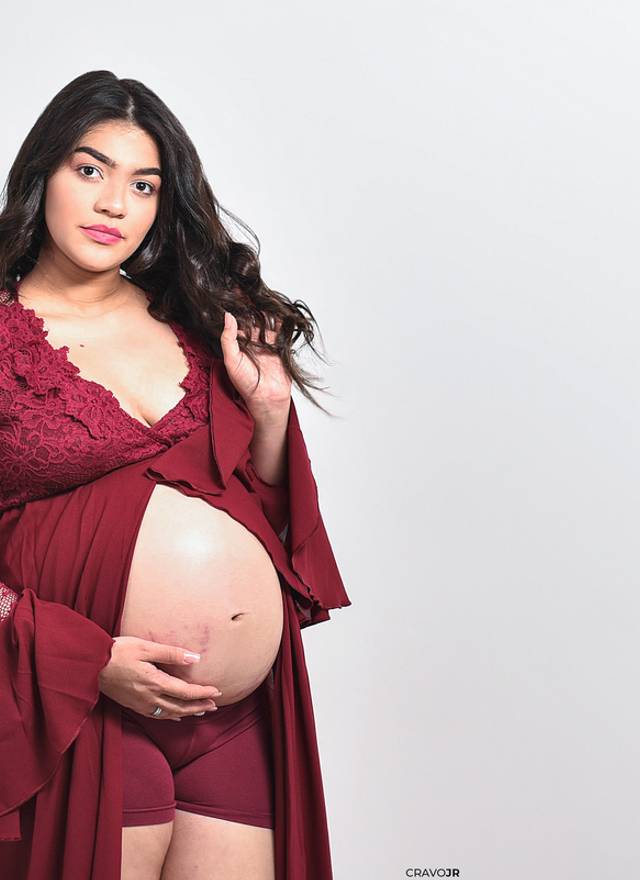 Gestante de FOTOGRAFIA DE GESTANTE EM ESTÚDIO / ITAPEVA SP / BRENDA