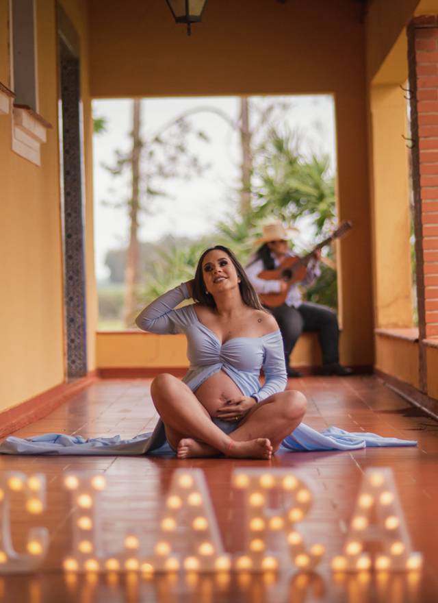 Gestante de FOTOGRAFIA DE GESTANTE EM FAZENDA DE ITAPEVA SP / FER E CAROL A ESPERA DE CLARA