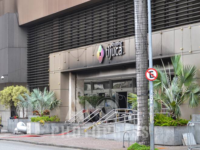 Crises e Emergências de Vistoria Preliminar da Defesa Civil após Incêndio no Shopping Tijuca