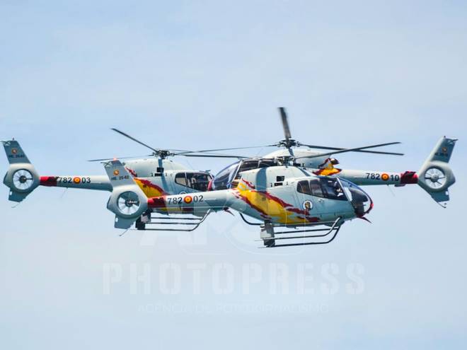 Fotojornalismo de Apresentação da Patrulla Aspa no Brasil - Praia de Ipanema, RJ
