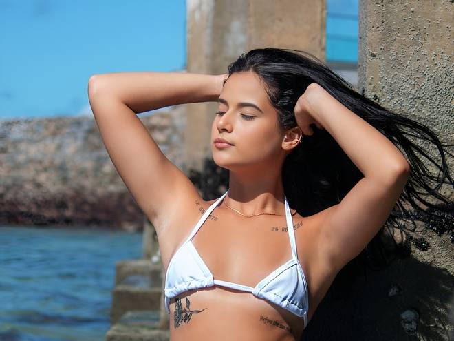 Editorias  de Editorial - @biquinidefita082 - Maria Letícia 