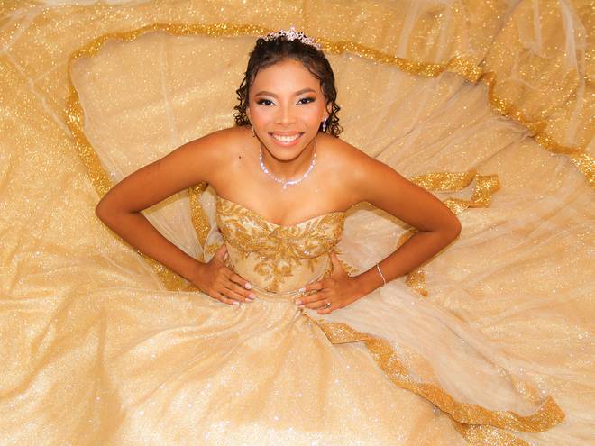 Debutante de Elen Pinheiro