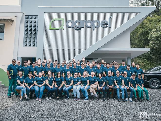 Empresas e Negócios de 35 anos Agropel
