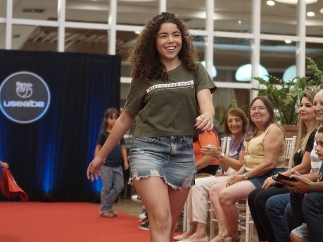 DESFILE de DESFILE LANSAMENTO 