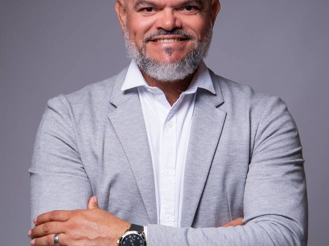 CORPORATIVO de MARCOS PAULO