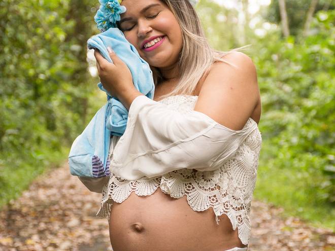 Gestante  de À espera do Bryan <br /> Monique