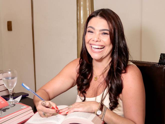 Evento de Lançamento e registro : O livro de Karolina