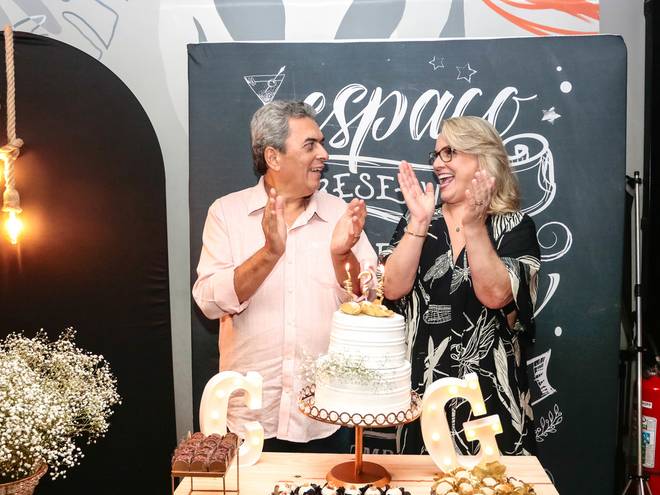 Aniversário de Aniversário da Cláudia e do Gilson: Uma noite Inesquecível na Esquina do Chopp Santos 