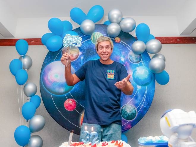 Aniversário de Aniversário do Claudio Abreu: Vozes, Risos e Memórias entre Amigos.