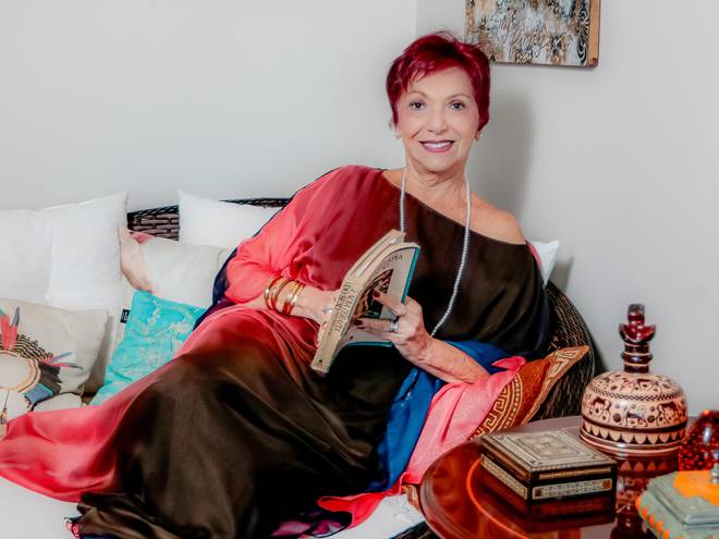 Retrato Corporativo de Márcia Atik o tipo de presença que não se explica, se sente.