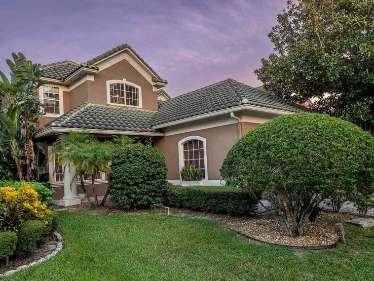 Real Estate Photography of Luxurious Orlando Retreat: Capturing the Essence of a Premier Airbnb Investment