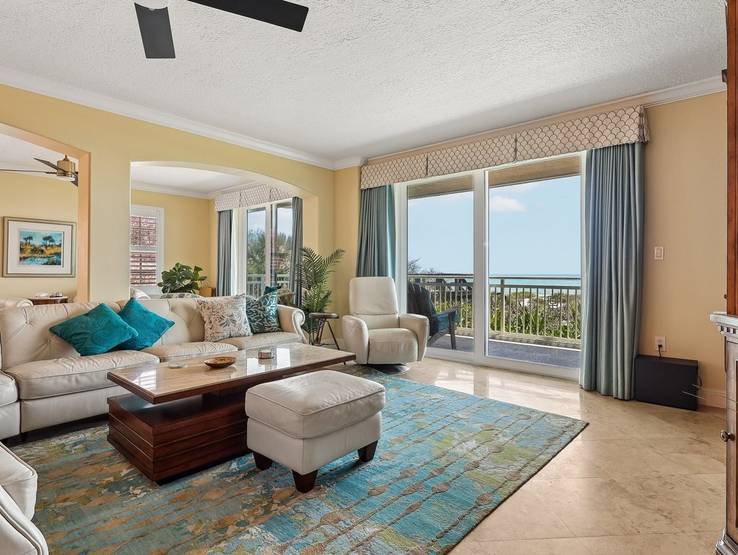 Real Estate Photography of Carlyle Oceanfront Residence