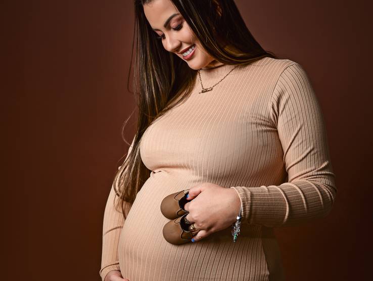 GESTANTE de Á ESPERA DO THÉO