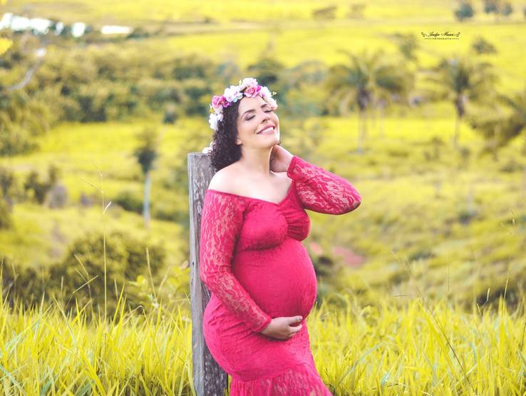 GESTANTE de  À espera de Estela