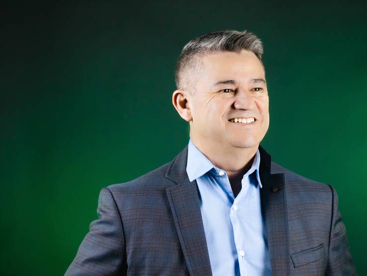 Retrato corporativo de Fabio Luis