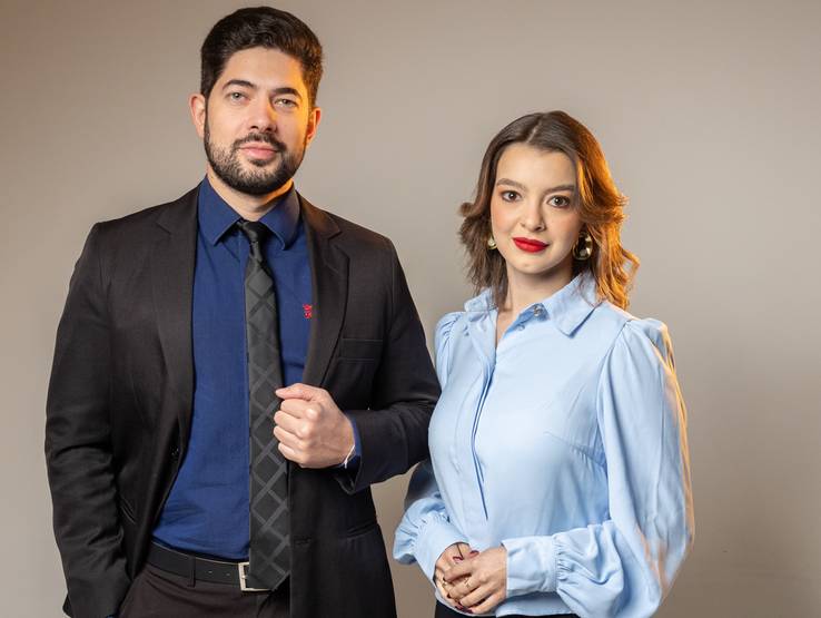 Retrato corporativo de Vitoria Britto e Douglas