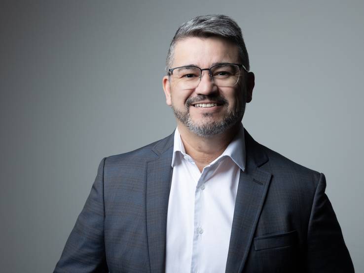 Retrato corporativo de Fabio Luis