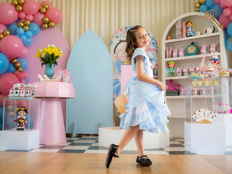 Aniversários de Aniversário da Alice: uma festa intimista e cheia de significado com tema Alice no País das Maravilhas