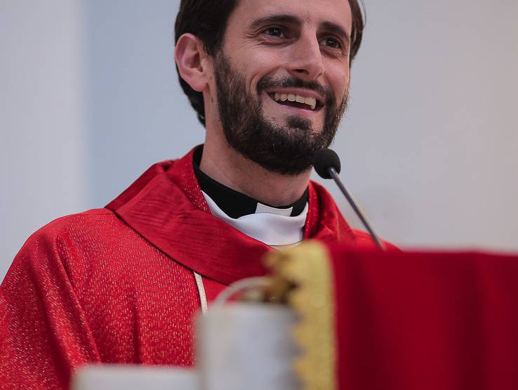 Batizados de Cobertura Fotográfica de Missa em Brasília: Padre Lucas por Vivi Luiz Foto