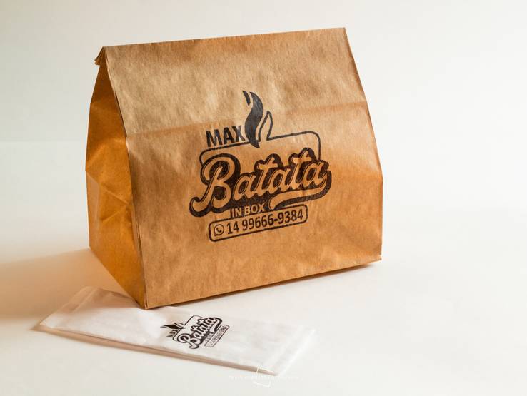 Marcas e Branding de IDENTIDADE VISUAL PARA MAX BATATA IN BOX