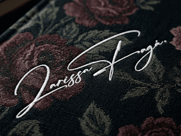 Marcas e Branding de IDENTIDADE VISUAL PARA LARISSA FAGÁ