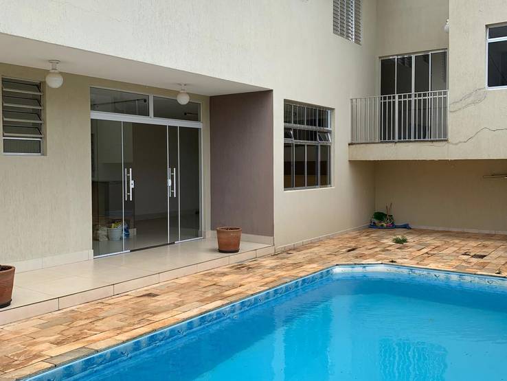 SOBRADO de BELA CASA DISPONÍVEL PRA VENDA EM CONDOMÍNIO