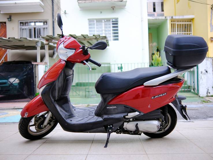 Fotografias Automotivas de Moto Honda Lead 110 